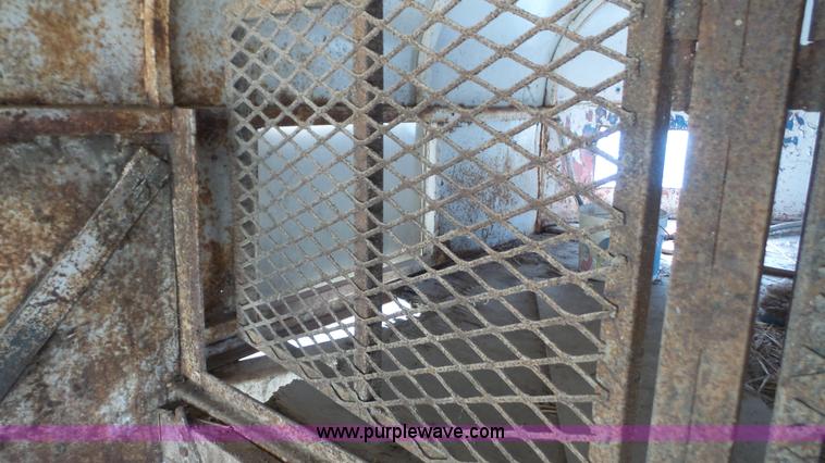 image for item K5113 1973 Hale livestock trailer