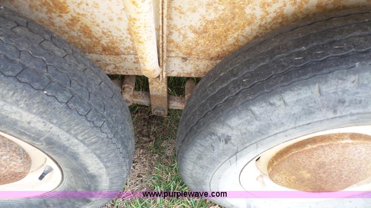 image for item K5113 1973 Hale livestock trailer