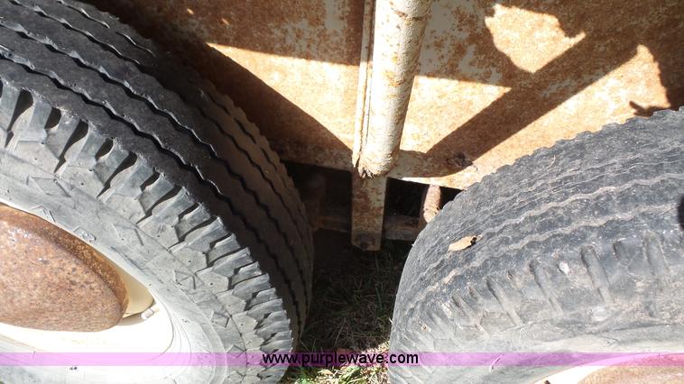 image for item K5113 1973 Hale livestock trailer