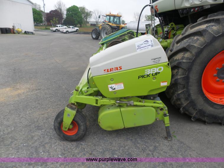 image for item K7897 2013 Claas 380 pickup head