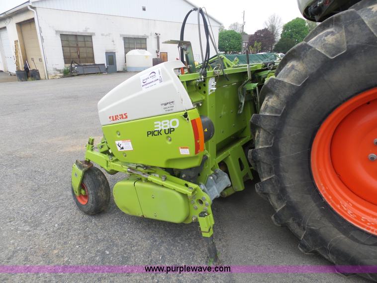 image for item K7897 2013 Claas 380 pickup head