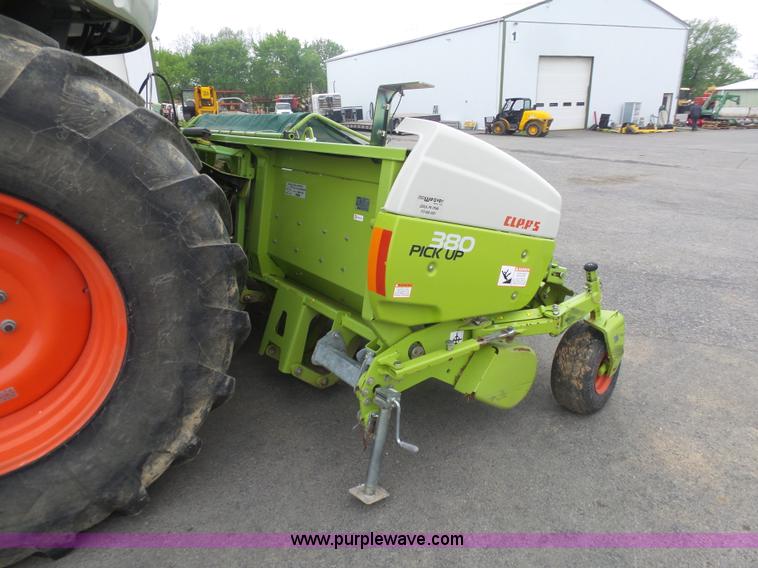 image for item K7897 2013 Claas 380 pickup head