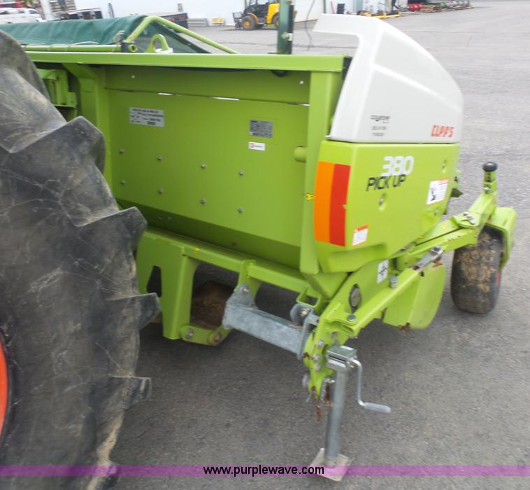 image for item K7897 2013 Claas 380 pickup head