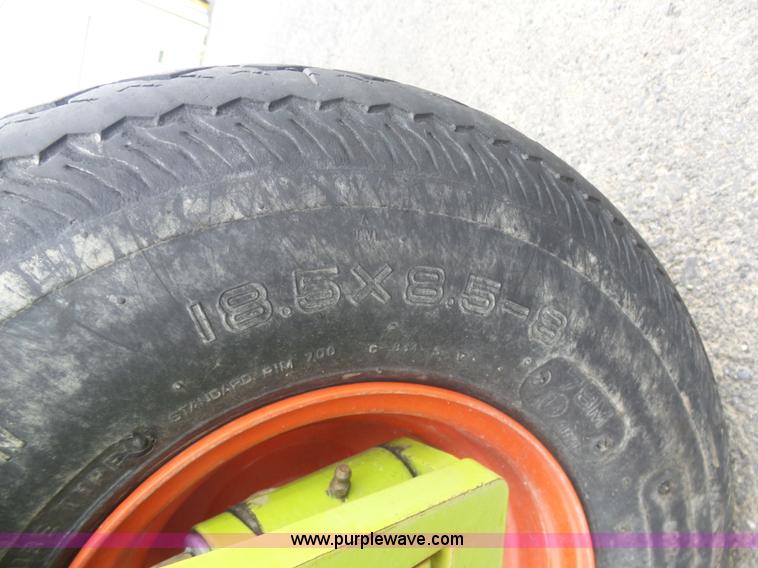 image for item K7897 2013 Claas 380 pickup head