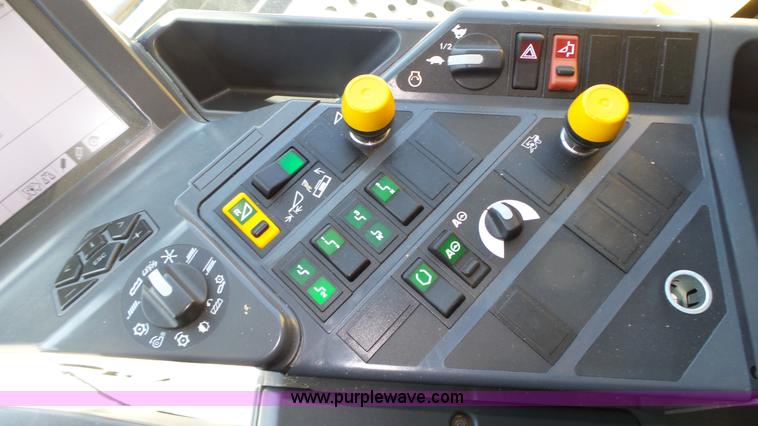 image for item K8257 2010 Claas Lexion 580R Series 578 combine