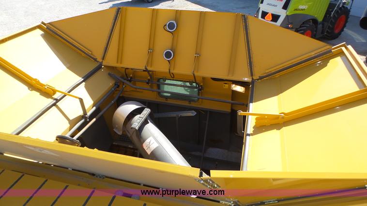 image for item K8257 2010 Claas Lexion 580R Series 578 combine