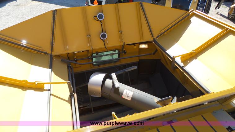 image for item K8257 2010 Claas Lexion 580R Series 578 combine