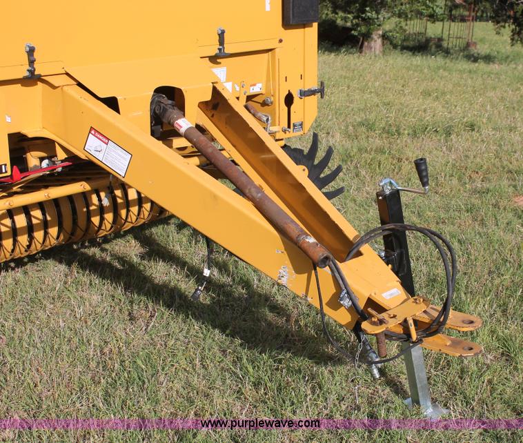 image for item K8872 2012 Vermeer Rebel 5520 round baler