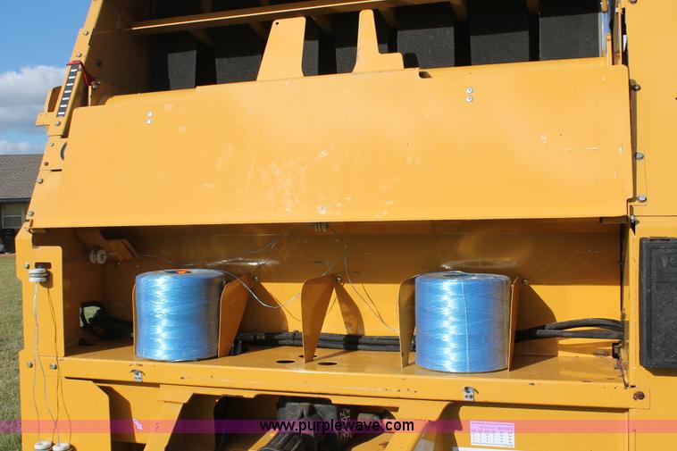 image for item K8872 2012 Vermeer Rebel 5520 round baler