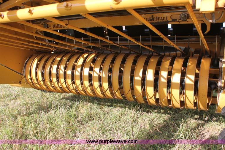 image for item K8872 2012 Vermeer Rebel 5520 round baler