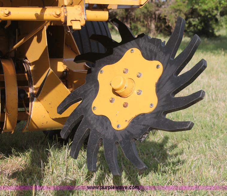 image for item K8872 2012 Vermeer Rebel 5520 round baler