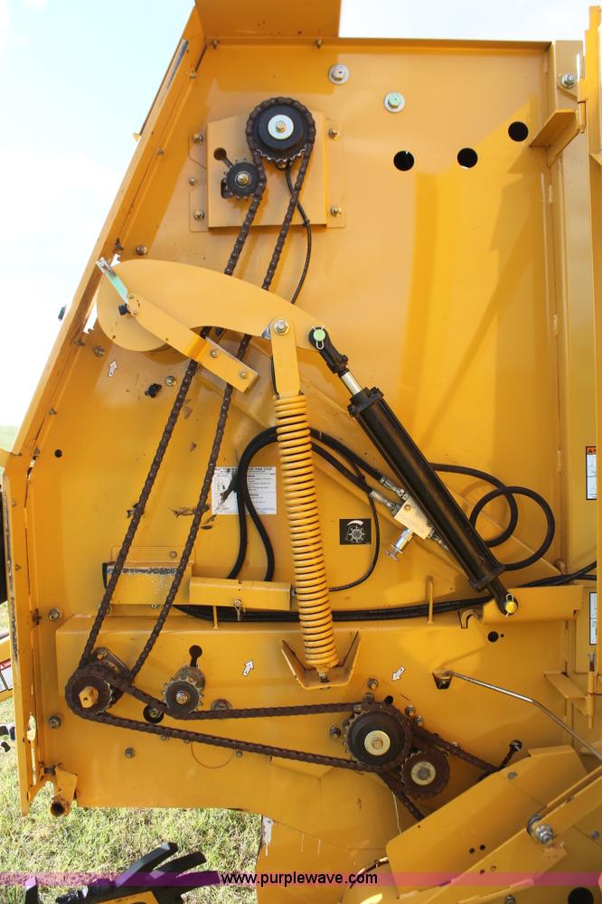 image for item K8872 2012 Vermeer Rebel 5520 round baler