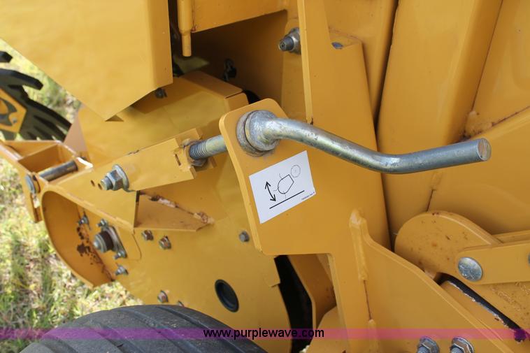 image for item K8872 2012 Vermeer Rebel 5520 round baler