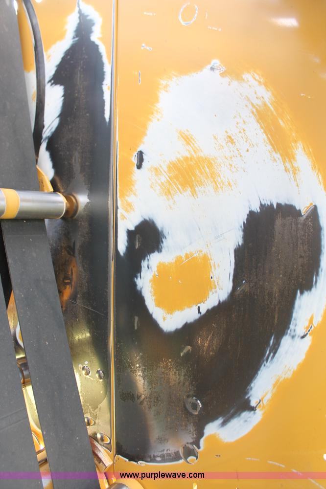 image for item K8872 2012 Vermeer Rebel 5520 round baler