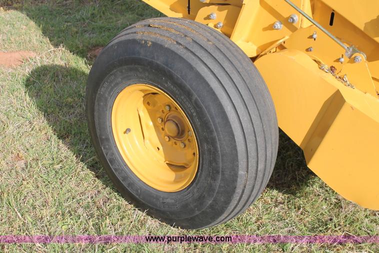 image for item K8872 2012 Vermeer Rebel 5520 round baler