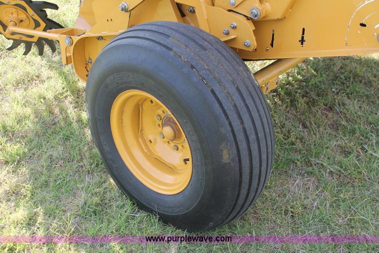 image for item K8872 2012 Vermeer Rebel 5520 round baler