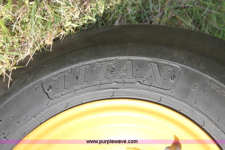 image for item K8872 2012 Vermeer Rebel 5520 round baler