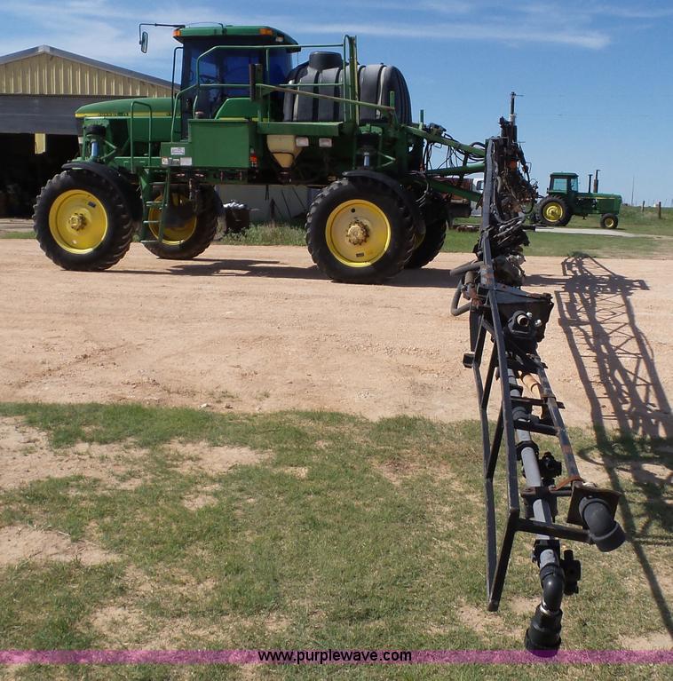 image for item L6552 2000 John Deere 4700 self-propelled sprayer