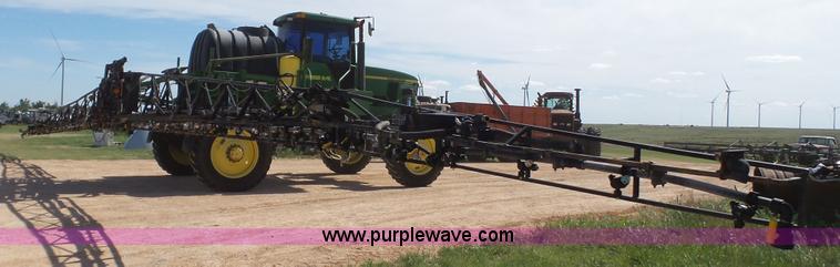 image for item L6552 2000 John Deere 4700 self-propelled sprayer