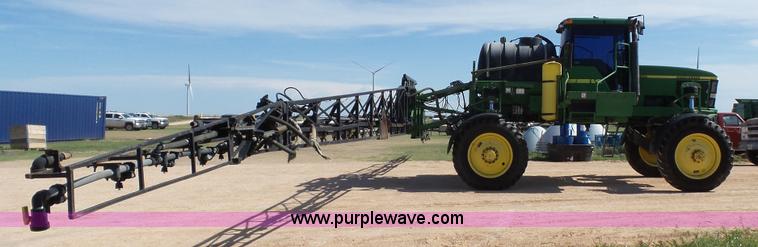 image for item L6552 2000 John Deere 4700 self-propelled sprayer