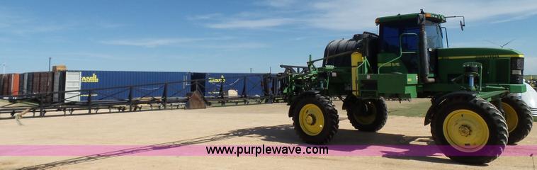 image for item L6552 2000 John Deere 4700 self-propelled sprayer