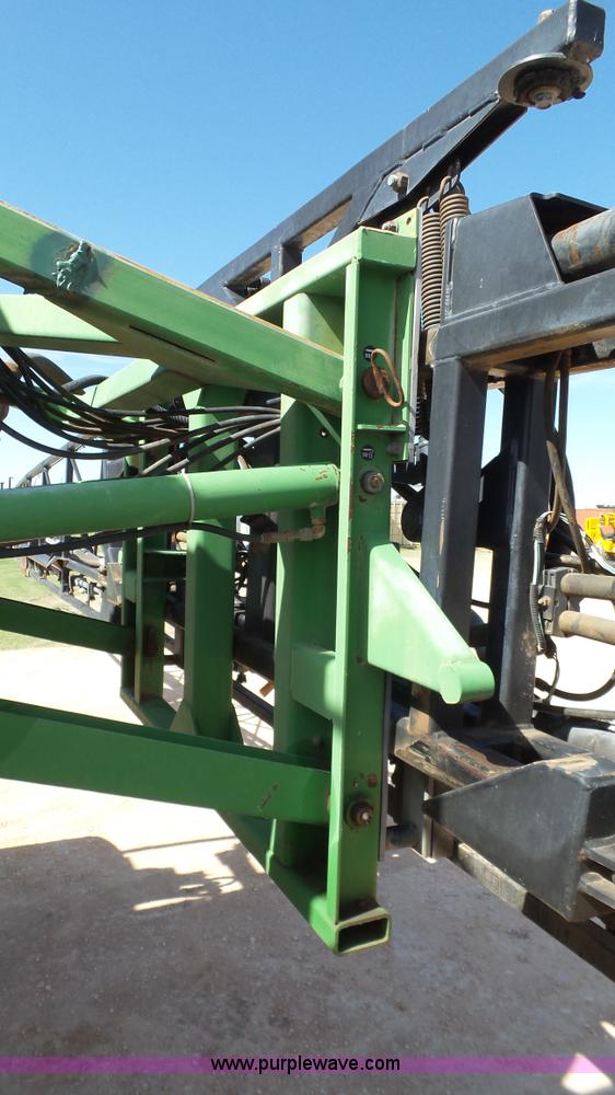 image for item L6552 2000 John Deere 4700 self-propelled sprayer