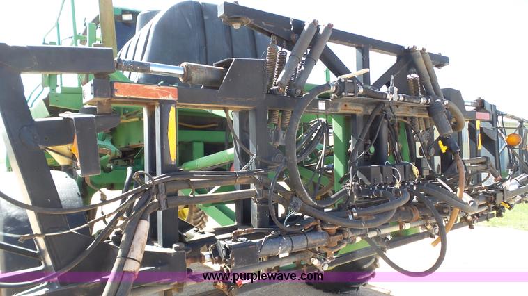 image for item L6552 2000 John Deere 4700 self-propelled sprayer