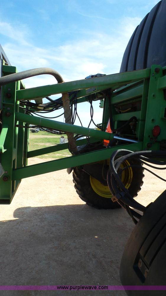 image for item L6552 2000 John Deere 4700 self-propelled sprayer