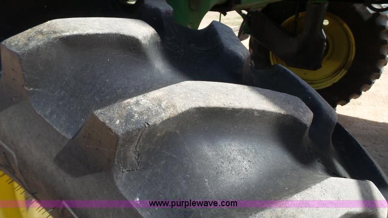 image for item L6552 2000 John Deere 4700 self-propelled sprayer