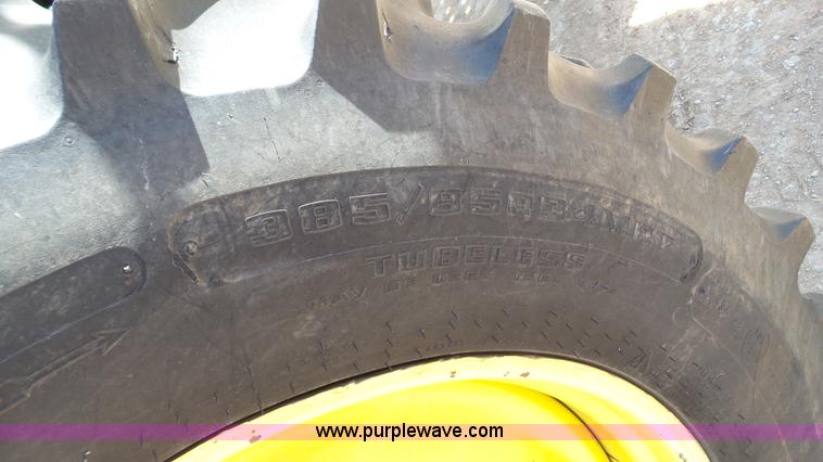 image for item L6552 2000 John Deere 4700 self-propelled sprayer