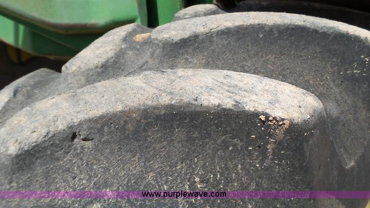 image for item L6552 2000 John Deere 4700 self-propelled sprayer