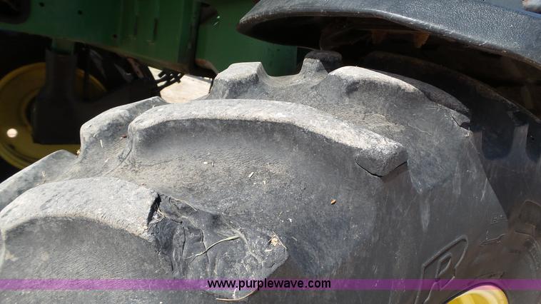 image for item L6552 2000 John Deere 4700 self-propelled sprayer