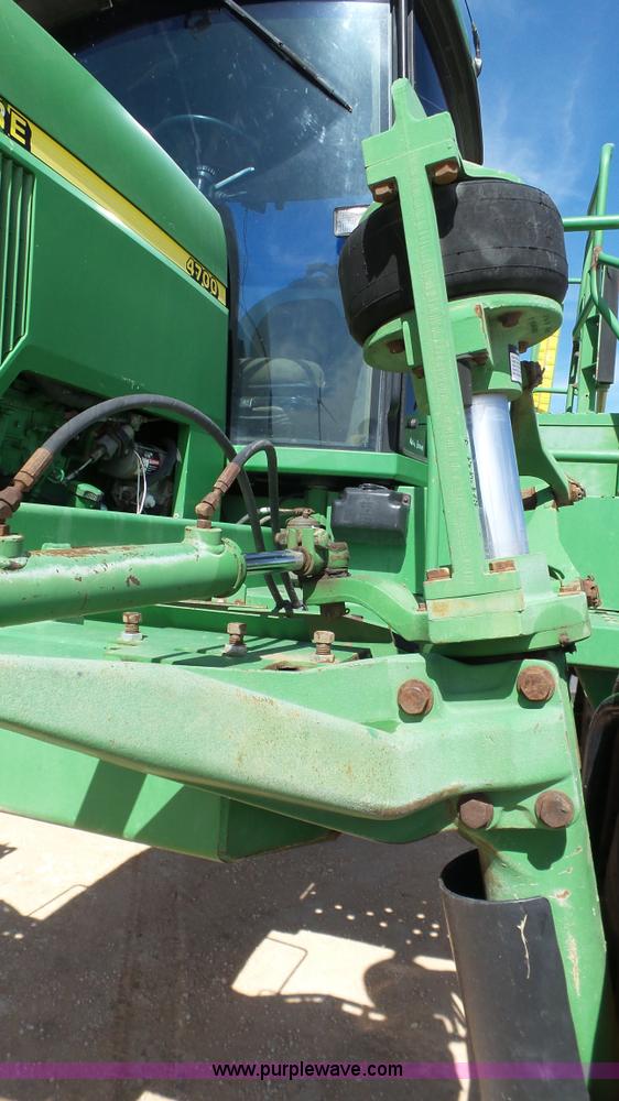 image for item L6552 2000 John Deere 4700 self-propelled sprayer
