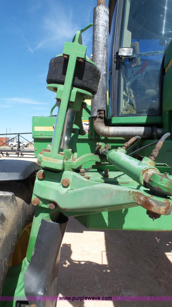 image for item L6552 2000 John Deere 4700 self-propelled sprayer