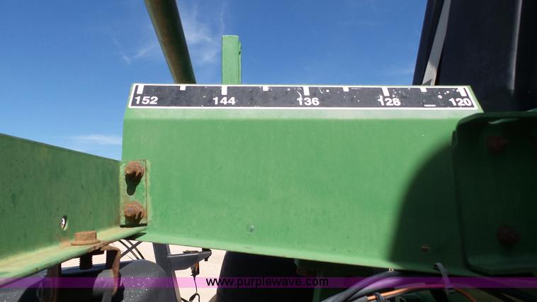 image for item L6552 2000 John Deere 4700 self-propelled sprayer