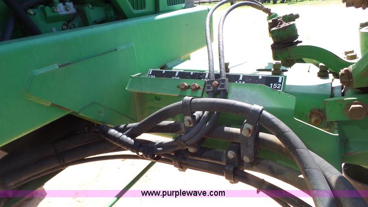 image for item L6552 2000 John Deere 4700 self-propelled sprayer