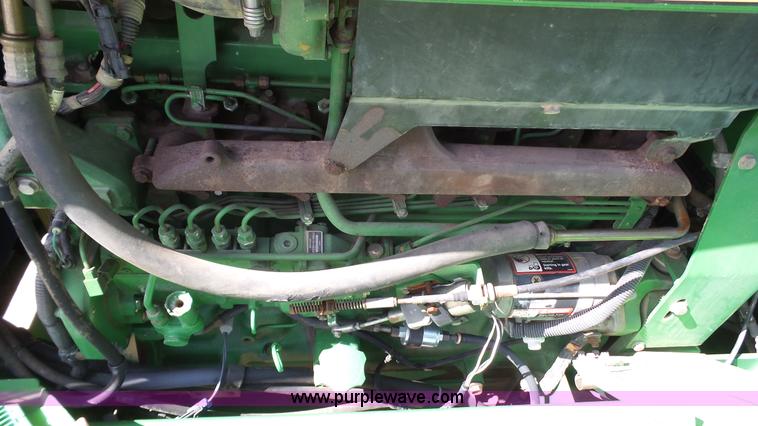 image for item L6552 2000 John Deere 4700 self-propelled sprayer