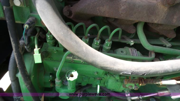 image for item L6552 2000 John Deere 4700 self-propelled sprayer