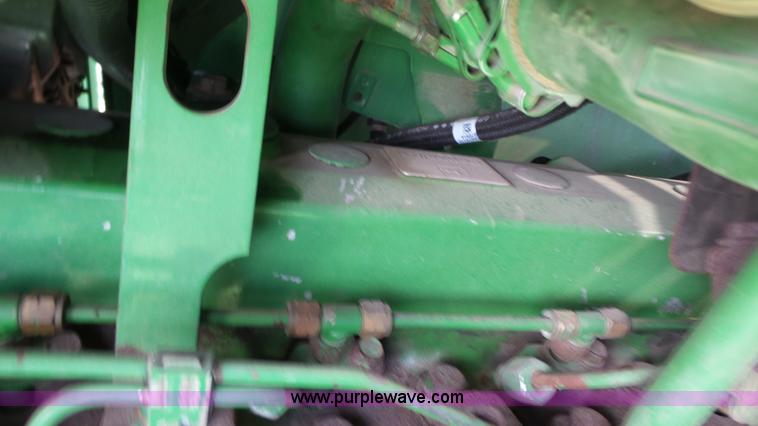 image for item L6552 2000 John Deere 4700 self-propelled sprayer