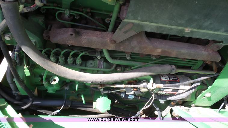 image for item L6552 2000 John Deere 4700 self-propelled sprayer