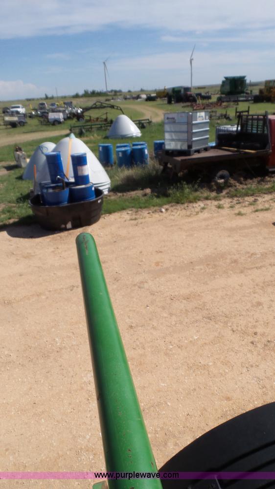 image for item L6552 2000 John Deere 4700 self-propelled sprayer