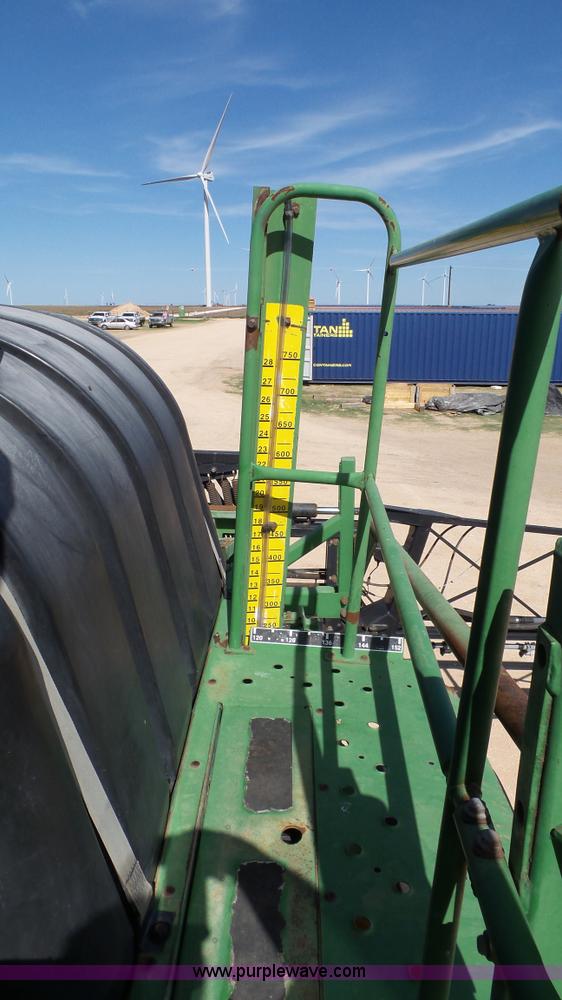 image for item L6552 2000 John Deere 4700 self-propelled sprayer