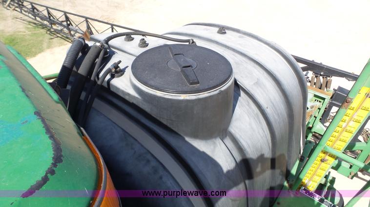 image for item L6552 2000 John Deere 4700 self-propelled sprayer