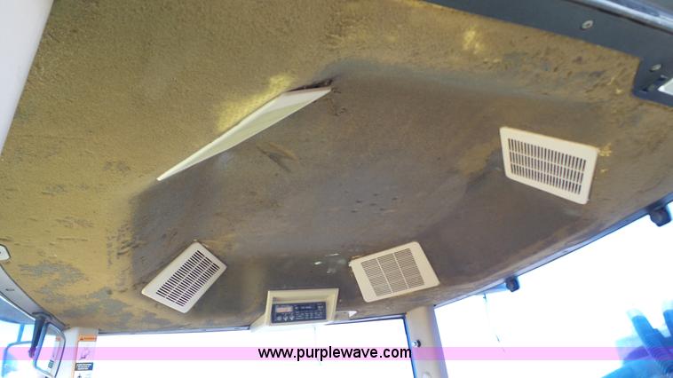 image for item L6552 2000 John Deere 4700 self-propelled sprayer