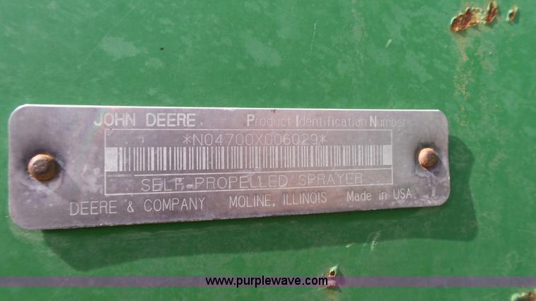 image for item L6552 2000 John Deere 4700 self-propelled sprayer