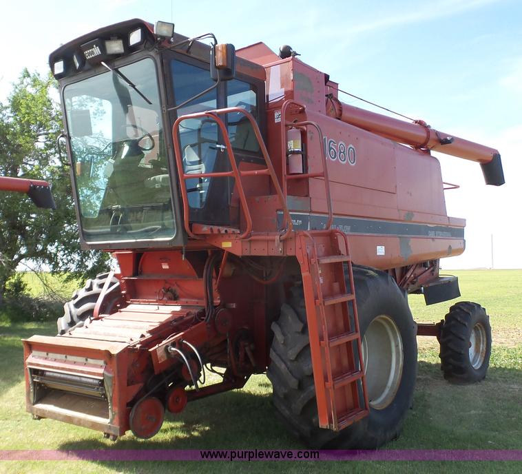 image for item L6554 1989 Case IH 1680 combine