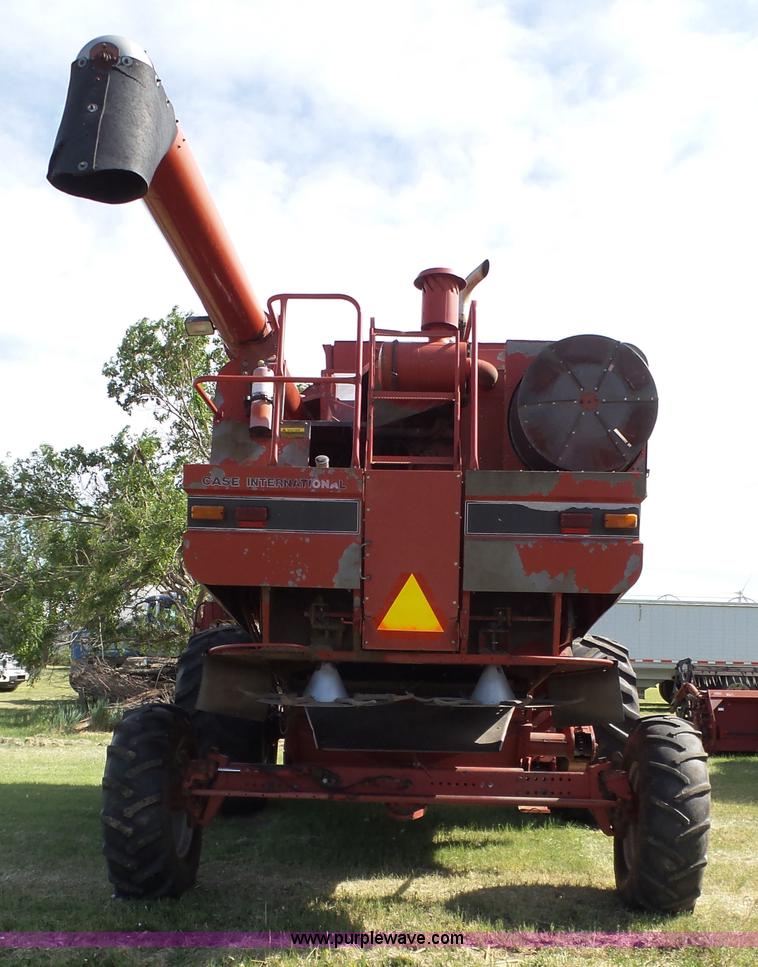 image for item L6554 1989 Case IH 1680 combine