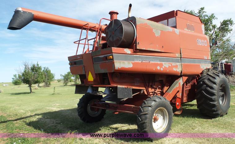 image for item L6554 1989 Case IH 1680 combine