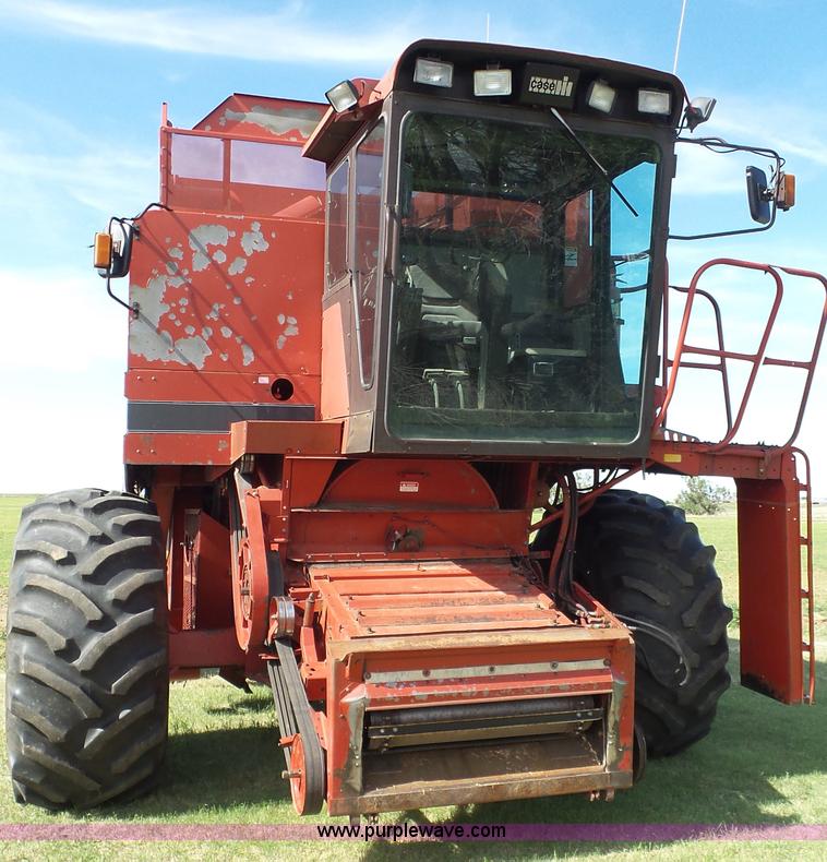 image for item L6554 1989 Case IH 1680 combine