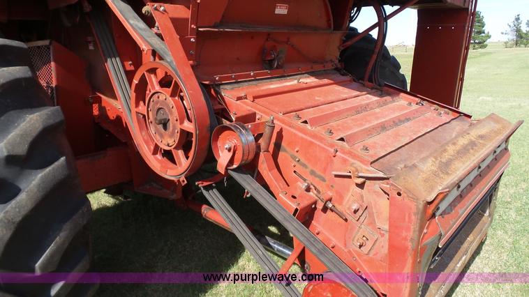 image for item L6554 1989 Case IH 1680 combine